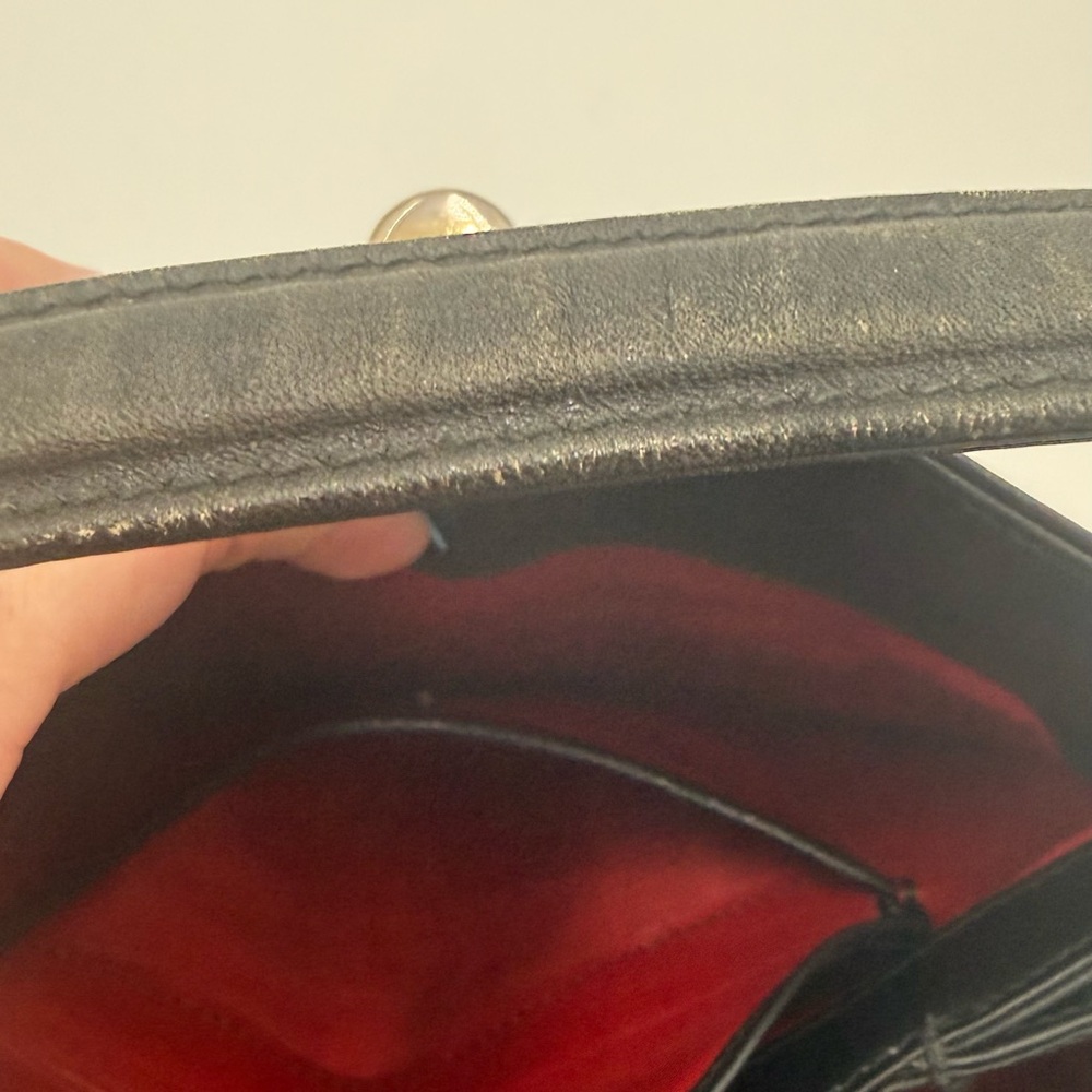 Elegant VINTAGE Gucci Black Leather Handbag. EUC mirror and pouch COA - Picture 13 of 14